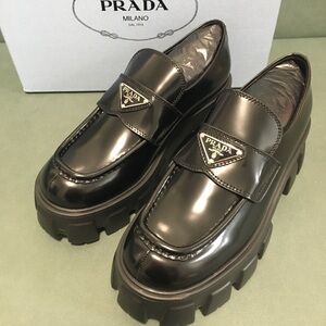 💎Prada Monolith Pointy Brushed 💎 Leather Loafers